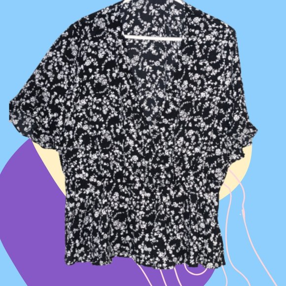 Plus Black and White Floral Blouse - Picture 2 of 3